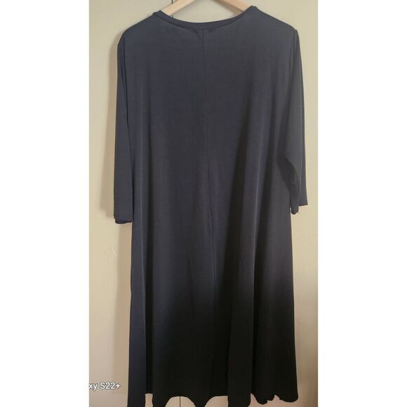 Comfortable v neck wrinkle free midi dress with pockets, plus - Picture 4 of 7